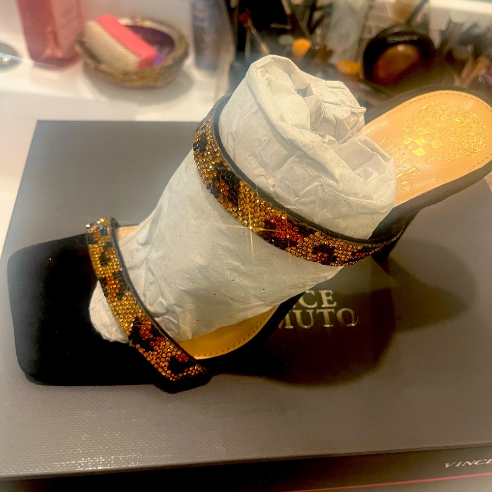 Vince Camuto never worn 8.5 women’s heel